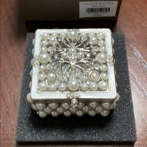 Olivia Riegel Original Pearl Ring Box.